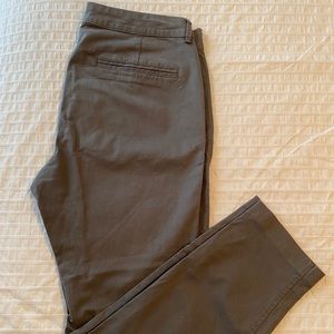 Old Navy Pixie Pant